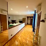 Attic Corti With Private Parking * טריאסטה