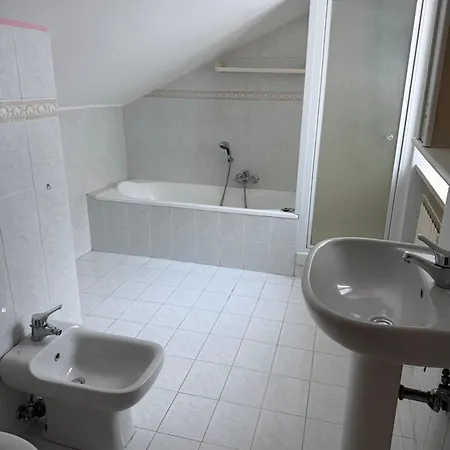 Attic Corti With Private Parking Trieste